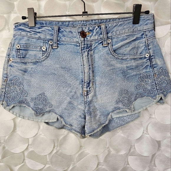 American Eagle Outfitters Pants - American Eagle High Rise Festival Blue Jean Shorts Flower Embroidered Size 6